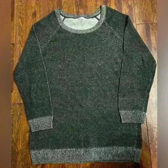 ARITZIA TNA Angora Cashmere Blend Sweater in Dark Grey with Marled Gray Cuffs - Picture 2 of 10